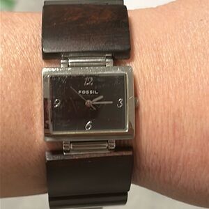 Vintage Fossil Watch w/ Dark Brown Links (needs battery)